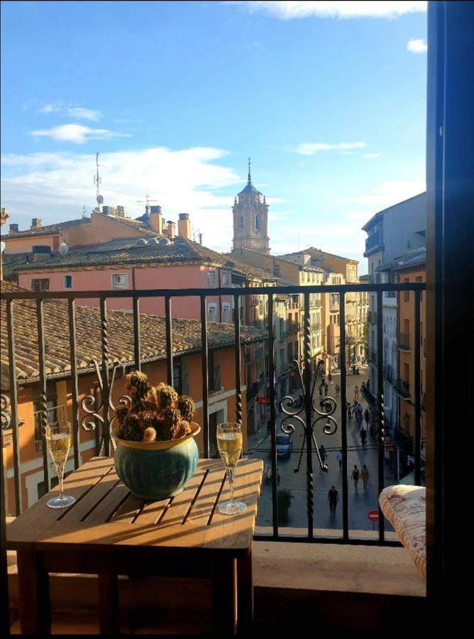 Loft Acogedor Con Terraza Y Parking En El Centro Lejlighed Huesca Eksteriør billede